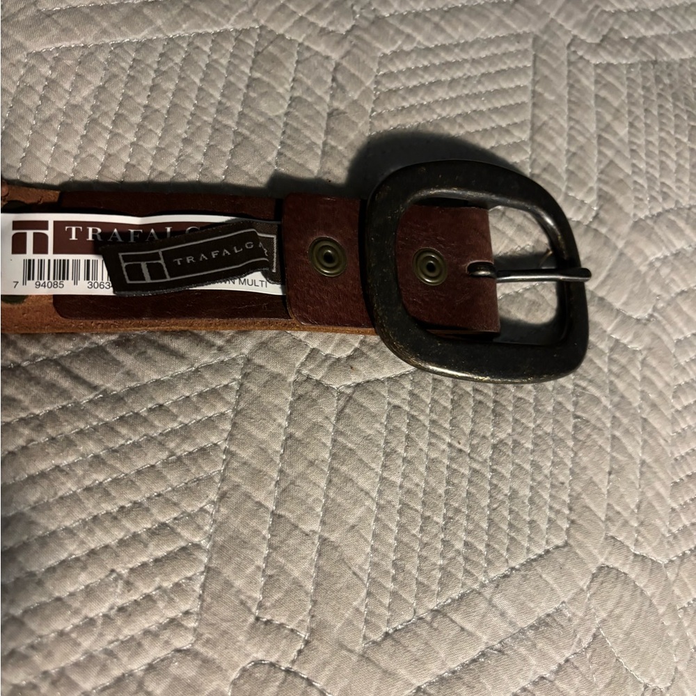 Trafalgar Men’s Leather Belt-34 - Picture 4 of 5